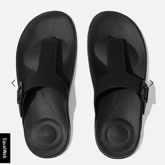 🌴 FitFlop Iqushion Adjustable Buckle Flip Flops - Picture 3 of 14